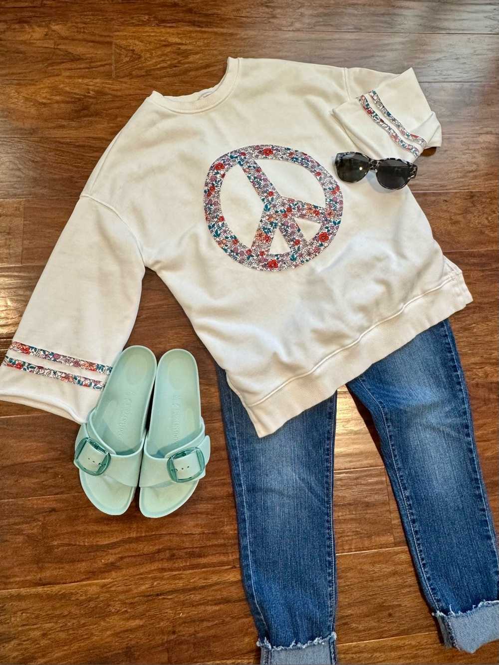 Oversized Floral Appliquéd Peace Symbol Sweatshirt Size S